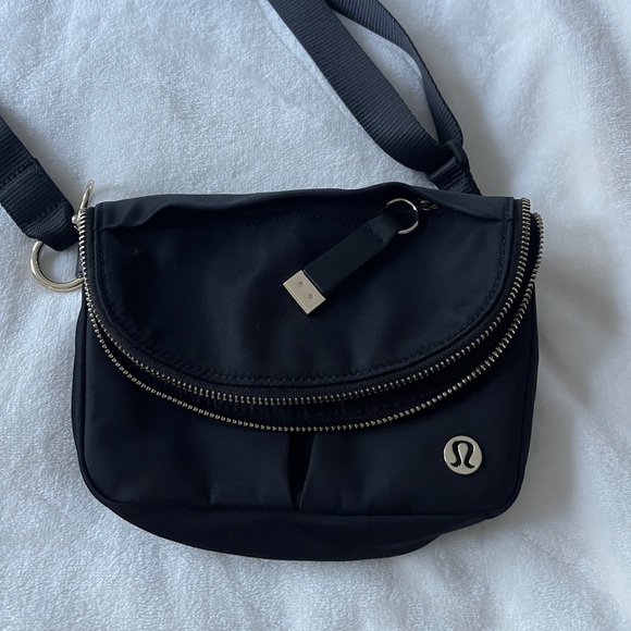 lululemon athletica Handbags - Lululemon mini festival crossbody